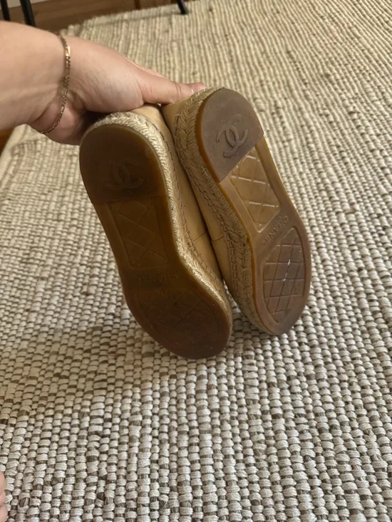 Chanel CC Cap Toe Leather Espadrilles Size 38 Beige Black - Picture 4 of 4